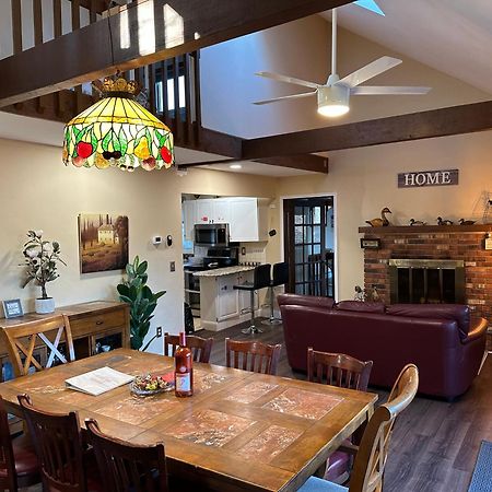 Wow!! Ultimate Pocono Retreat, Hot Tub, Game Room, Deck, Lakes, Skiing, Pools Long Pond エクステリア 写真
