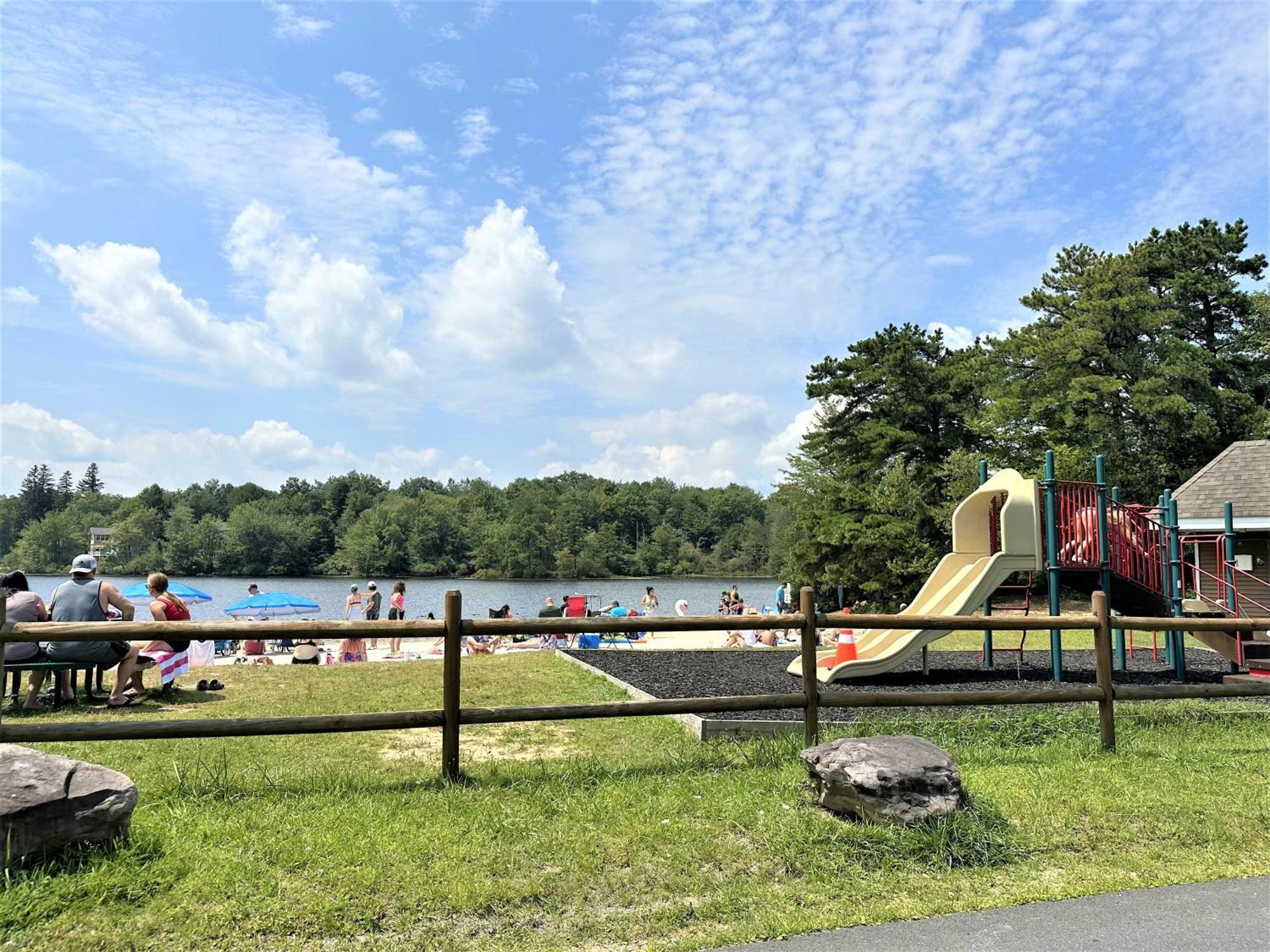 Wow!! Ultimate Pocono Retreat, Hot Tub, Game Room, Deck, Lakes, Skiing, Pools Long Pond エクステリア 写真