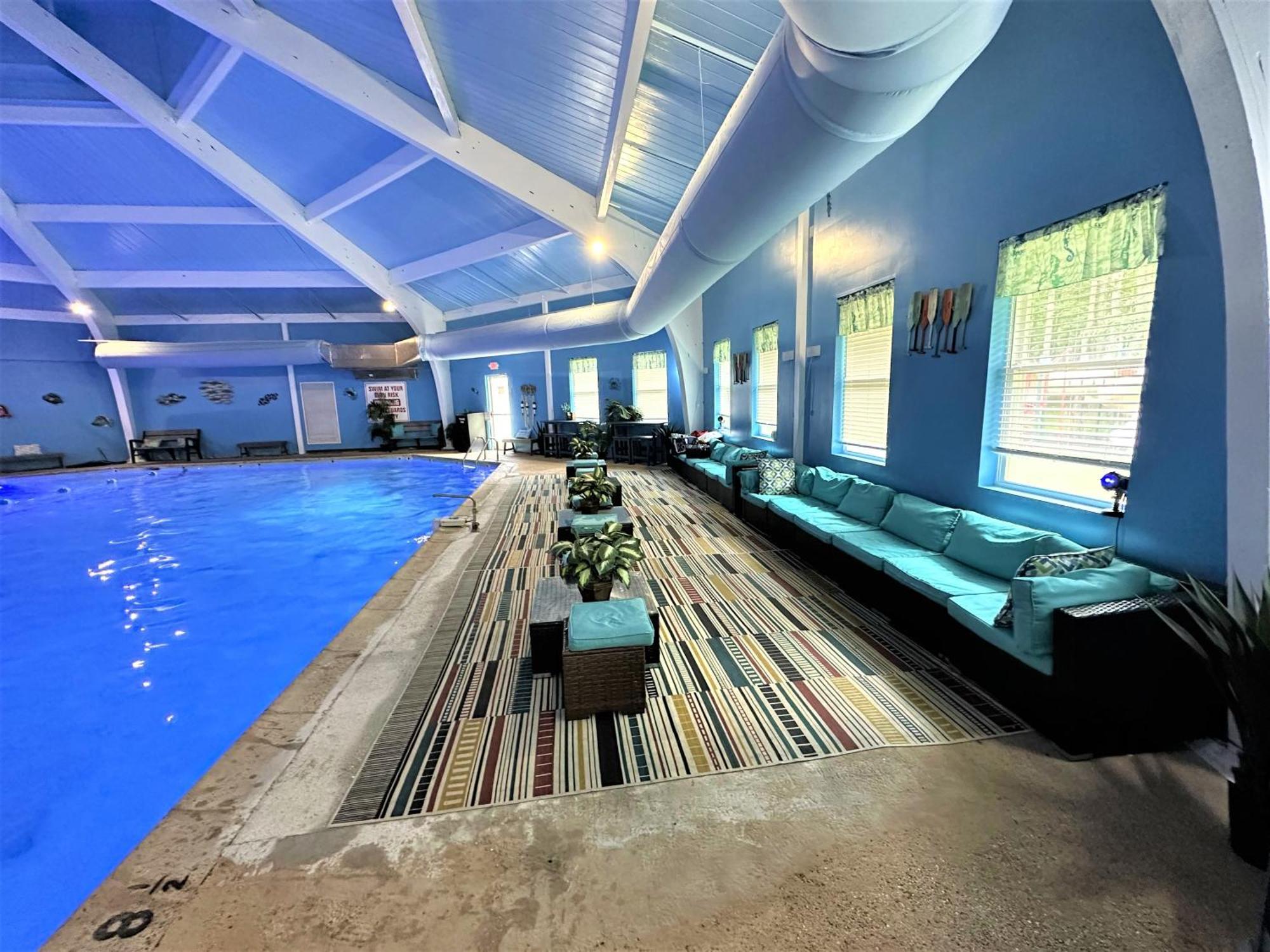 Wow!! Ultimate Pocono Retreat, Hot Tub, Game Room, Deck, Lakes, Skiing, Pools Long Pond エクステリア 写真